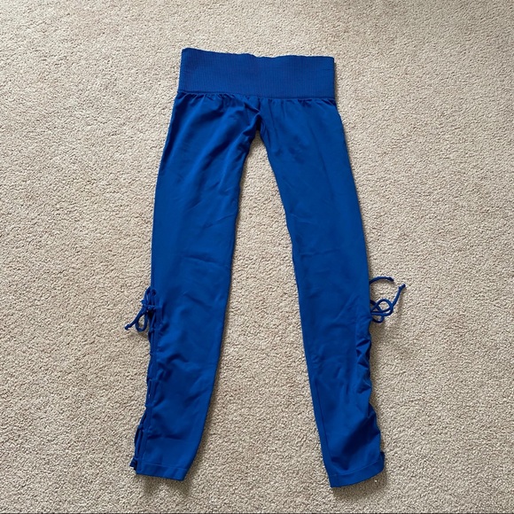 SOLD ✅ - Picture 2 of 4